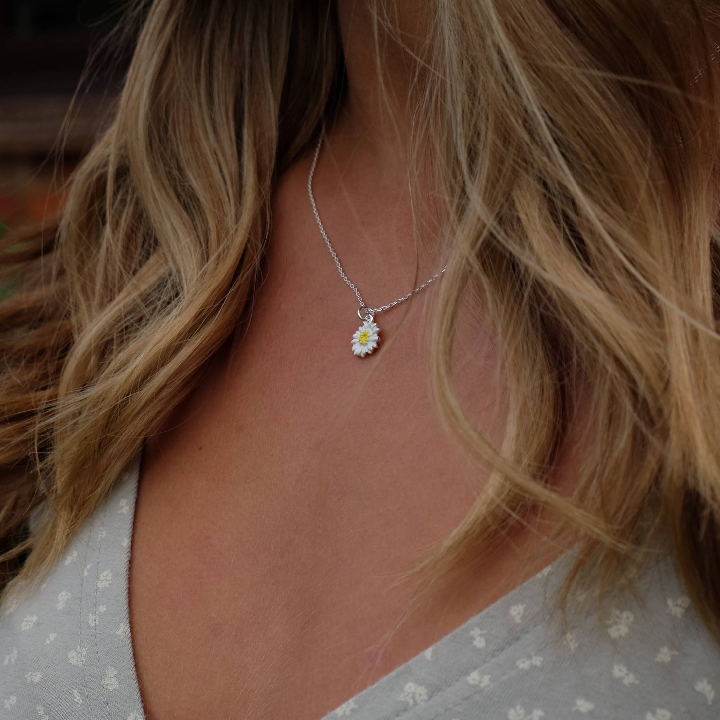 Necklace - Daisy White Mini Flower Pendant